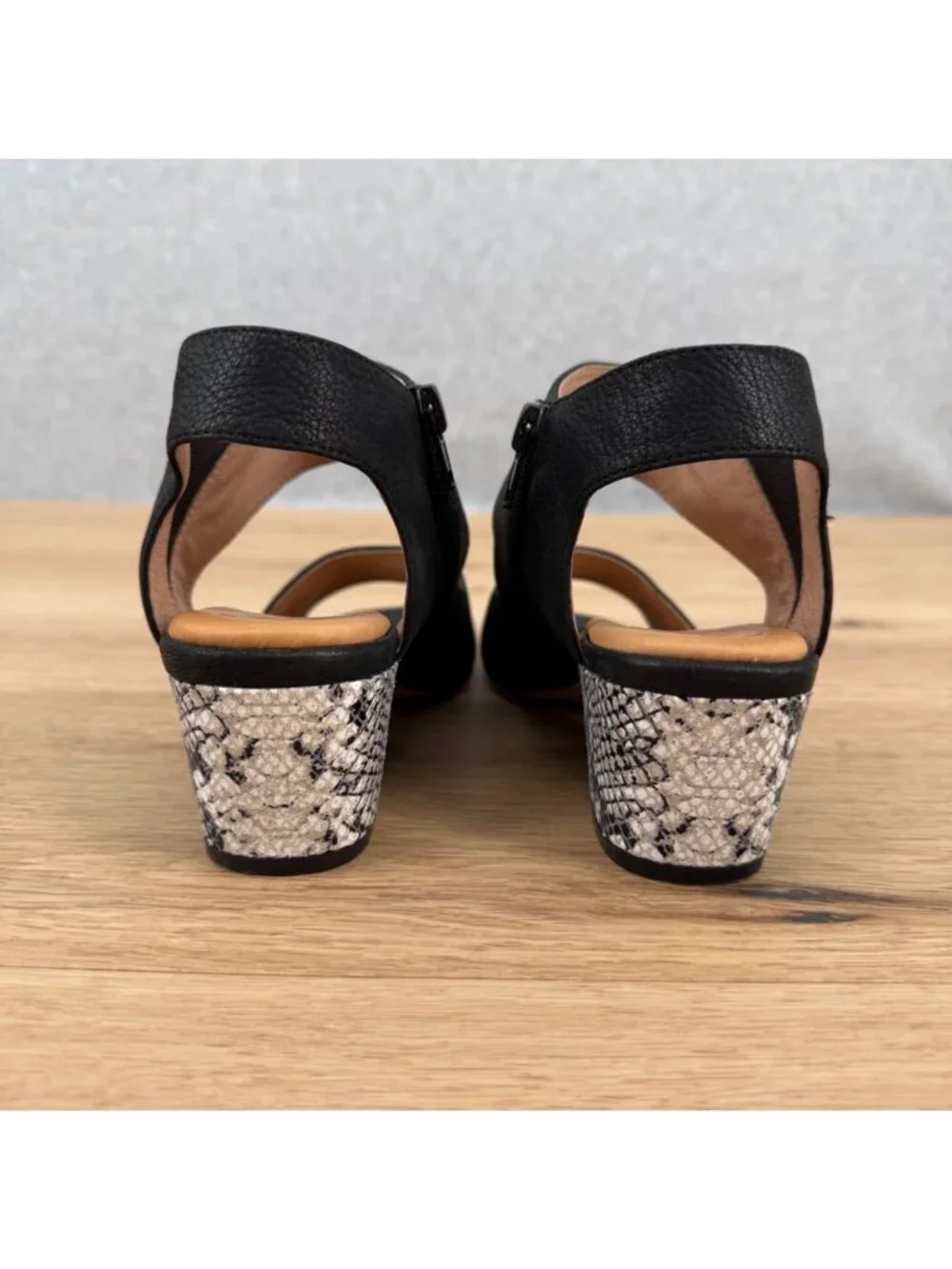 Corso Como Womens Sayge Leather Open Toe Heel Sandal Size 6 Black Snake Print
